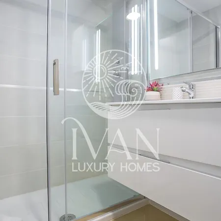 Casa Luz Ivan Luxury Homes 3ªpta Frontal 1ªlinea アパート オロペサ・デル・マール